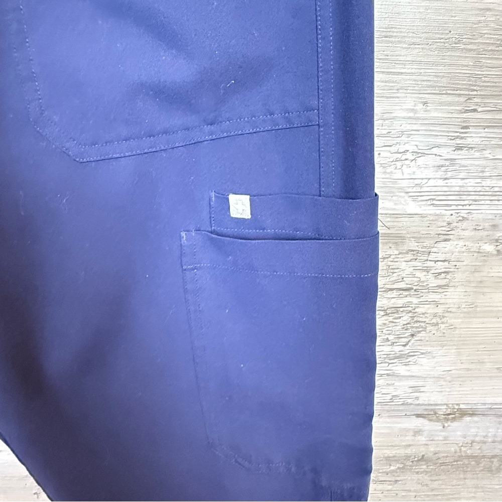 FIGS Caro Cargo Scrub Pants | Navy Blue | Size Large | Technical Collection - Picture 11 of 13